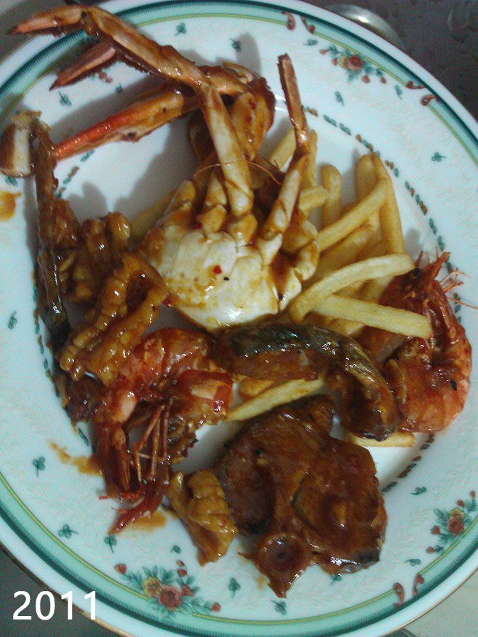 Eatating Mix Grlll at home. Chopsticks, Nawala